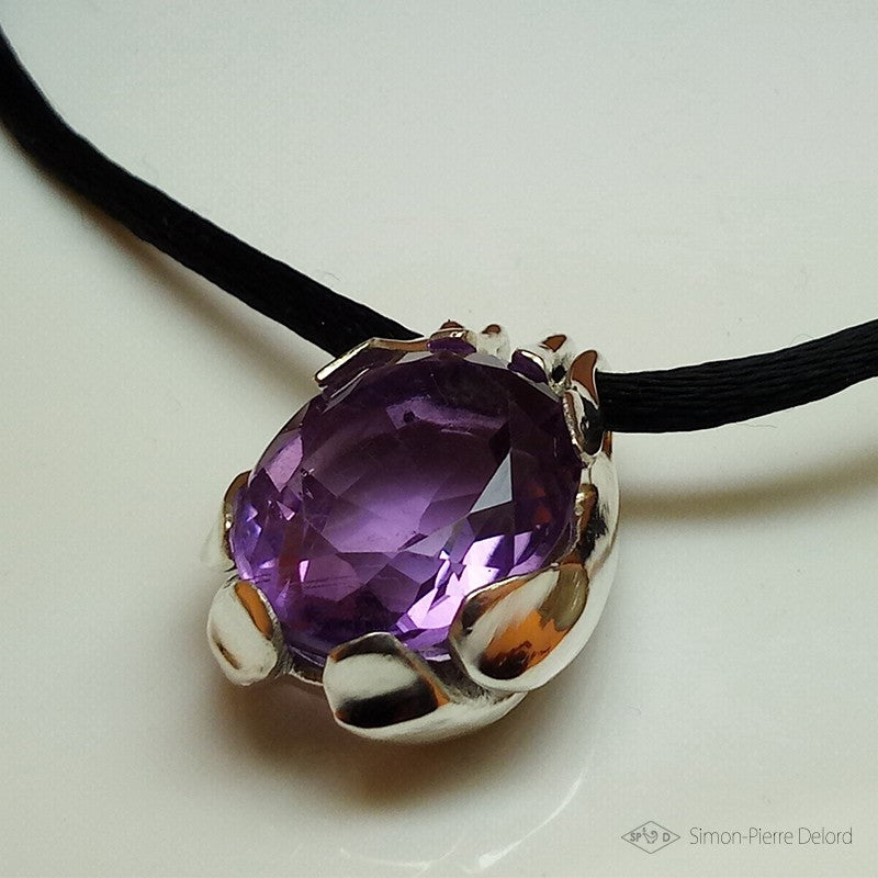 Pendant "The Enchanted Sleigh"