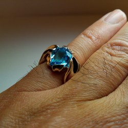 "Unveiling", High Jewelry Ring, Blue Topaz, Lost wax technique. Arts and Crafts