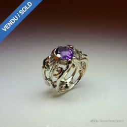 "Miraculous Picking", High Jewelry Ring, Amethyst, Lost wax technique. Arts and Crafts