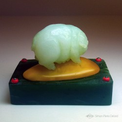 "Abundance" Pig in Jade from China, Amber and Jade from Siberia. Sculpture of fine stones. Glyptic. Back view