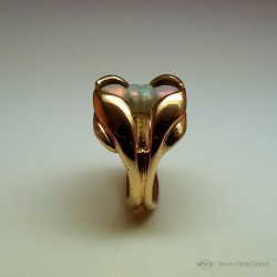 "Venusian flower", Gold 18K and Australian Opal Ring, High Jewelry. Lost wax. Fantasy World