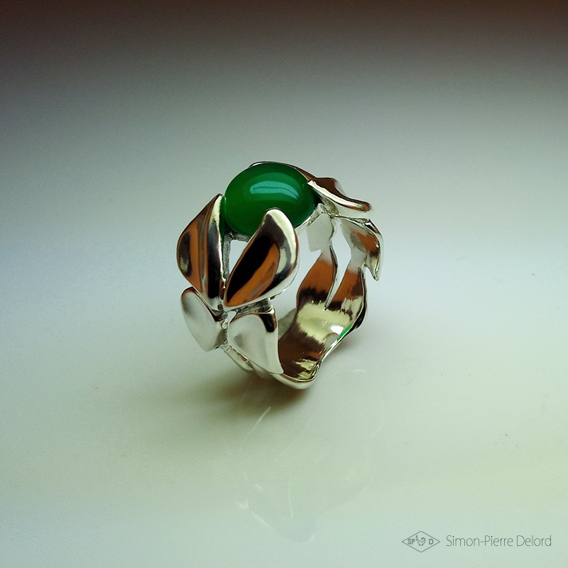 Jewelery creation: Ring "Emergence", Arts and Crafts Jeweler, Green chalcedony. Lost wax, Direct carving art