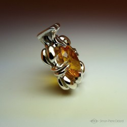 "Heart of the Sun", Craftsman Art Jeweler Pendant, Yellow Gold Citrine of 19.6 Carats. Lost wax, Direct carving art