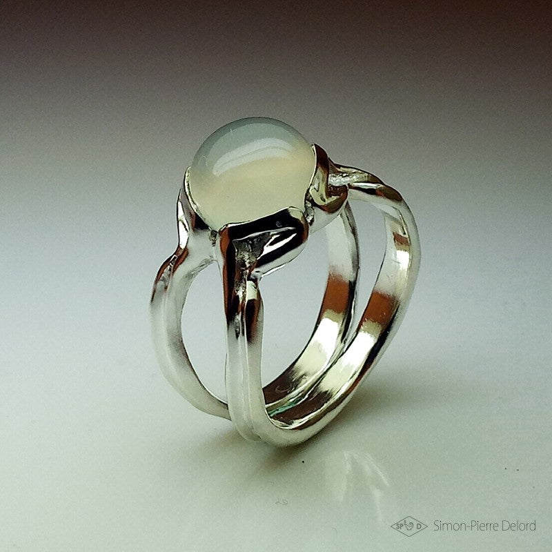 “Moon Pearl” ring