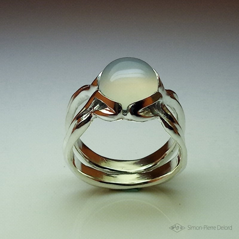 “Moon Pearl” ring