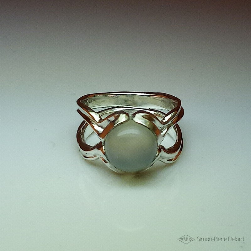 “Moon Pearl” ring