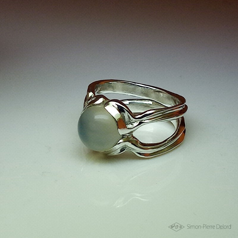 “Moon Pearl” ring