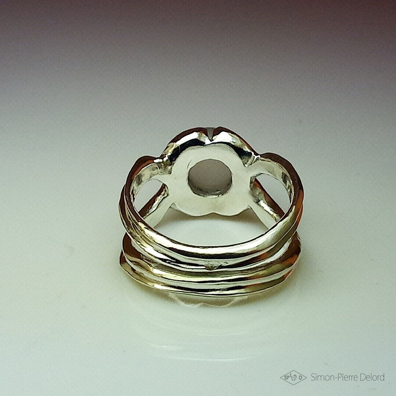 “Moon Pearl” ring